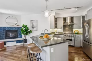 Photo #6: 425063078 Listing