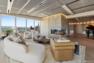 Photo #2: 425063307 Listing