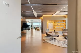 Photo #6: 425063307 Listing