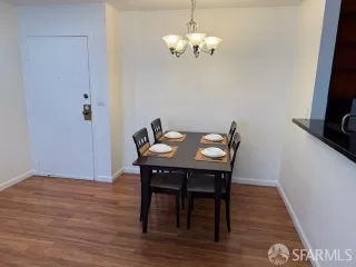 Photo #5: 425063461 Listing 