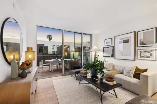 Photo #2: 425063642 Listing