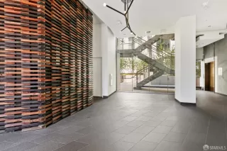 Photo #4: 425063642 Listing