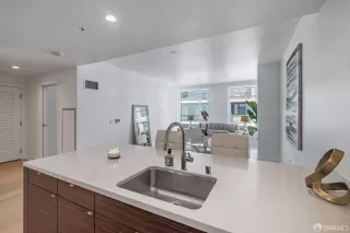 Photo #6: 425063674 Listing 