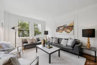 Photo #6: 425063729 Listing