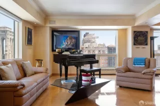 Photo #5: 425064000 Listing 