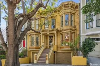 Photo #1: 425064043 Listing