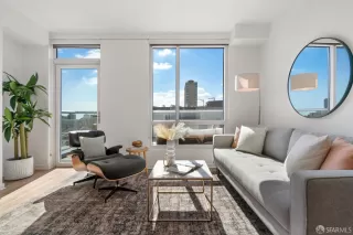 Photo #5: 425064186 Listing