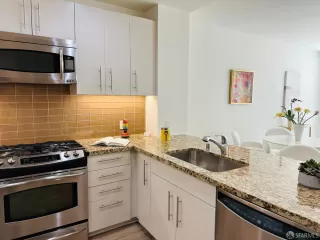 Photo #5: 425064247 Listing 