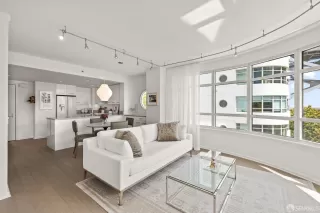 Photo #6: 425064285 Listing 