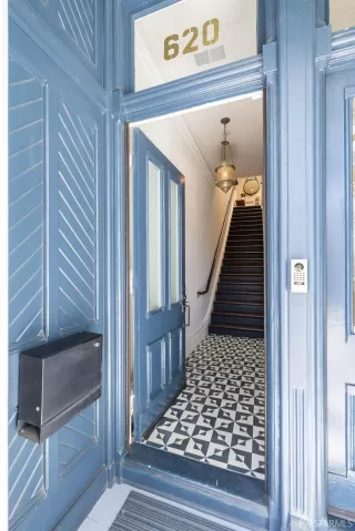 Photo #5: 425064419 Listing 