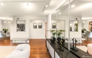 Photo #4: 425064490 Listing