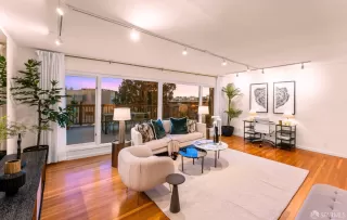 Photo #6: 425064490 Listing