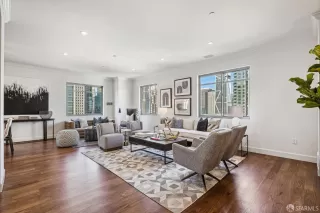 Photo #3: 425064674 Listing