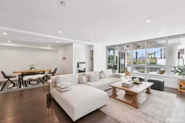 MLS: 425064763 Condo For Sale