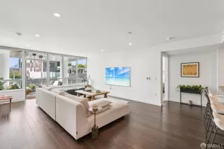 Photo #2: 425064763 Listing 