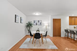 Photo #4: 425064895 Listing 