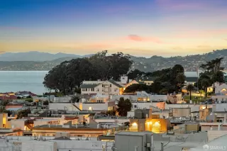 Photo #4: 425064960 Listing