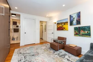 Photo #5: 425065021 Listing