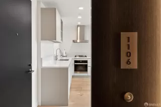 Photo #3: 425065175 Listing