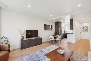 Photo #3: 425065265 Listing