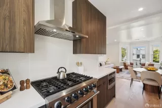 Photo #5: 425065265 Listing