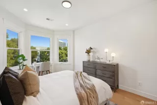 Photo #6: 425065265 Listing