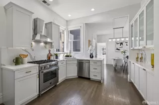 Photo #4: 425065327 Listing 