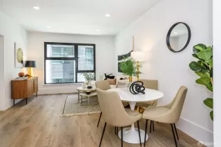 Photo #6: 425065330 Listing