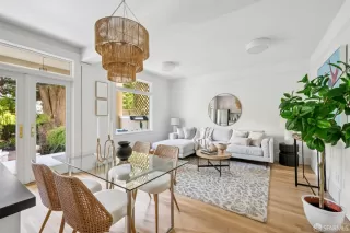 Photo #4: 425065337 Listing 