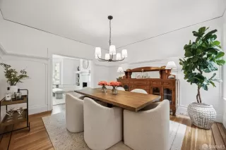 Photo #6: 425065469 Listing 