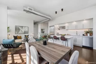 Photo #4: 425065489 Listing 