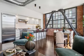 Photo #6: 425065489 Listing 