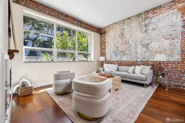 MLS: 425065620 Condo For Sale