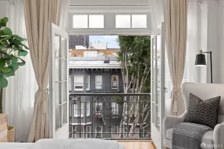 Photo #3: 425065719 Listing