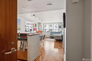 Photo #2: 425065728 Listing 