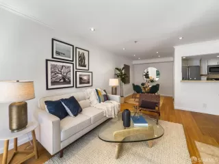 Photo #3: 425065766 Listing 