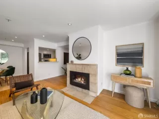 Photo #4: 425065766 Listing 