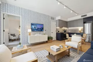 Photo #6: 425065767 Listing