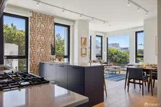 Photo #4: 425065837 Listing 