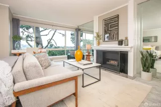 Photo #3: 425065864 Listing