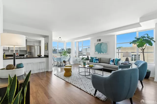 MLS: 425066004 Condo For Sale