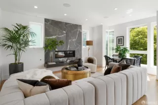 Photo #2: 425066115 Listing