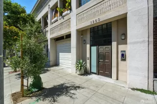 Photo #2: 425066170 Listing