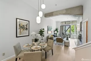 Photo #3: 425066170 Listing