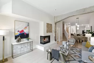 Photo #4: 425066170 Listing