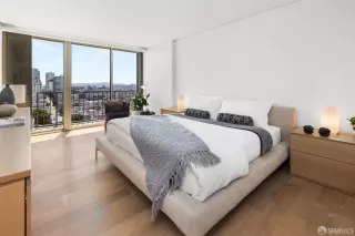 Photo #5: 425066302 Listing