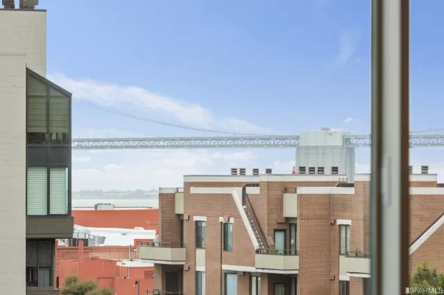 MLS: 425066384 Condo For Sale