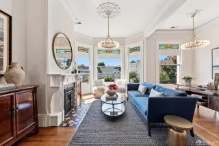 Photo #1: 425066425 Listing