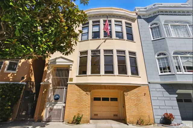 MLS: 425066639 Condo For Sale