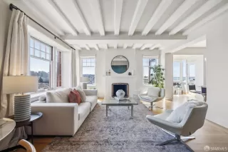 Photo #2: 425066956 Listing